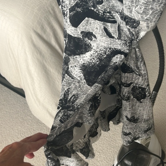 Aritzia wrap dress - Picture 4 of 5